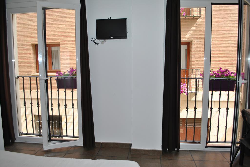 Hostal La Catedral Santo Domingo De La Calzada Bagian luar foto